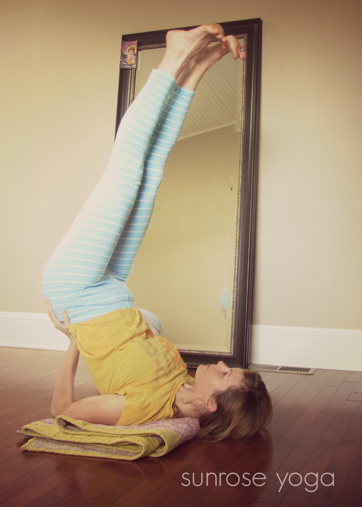 Sunrose Yoga Podcast// Online Yoga Class with Kelly Connor Sunrose// shoulder-stand
