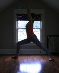 Sunrose Yoga Podcast// Free Online Yoga with Kelly Connor Sunrose// virabhadrasana1