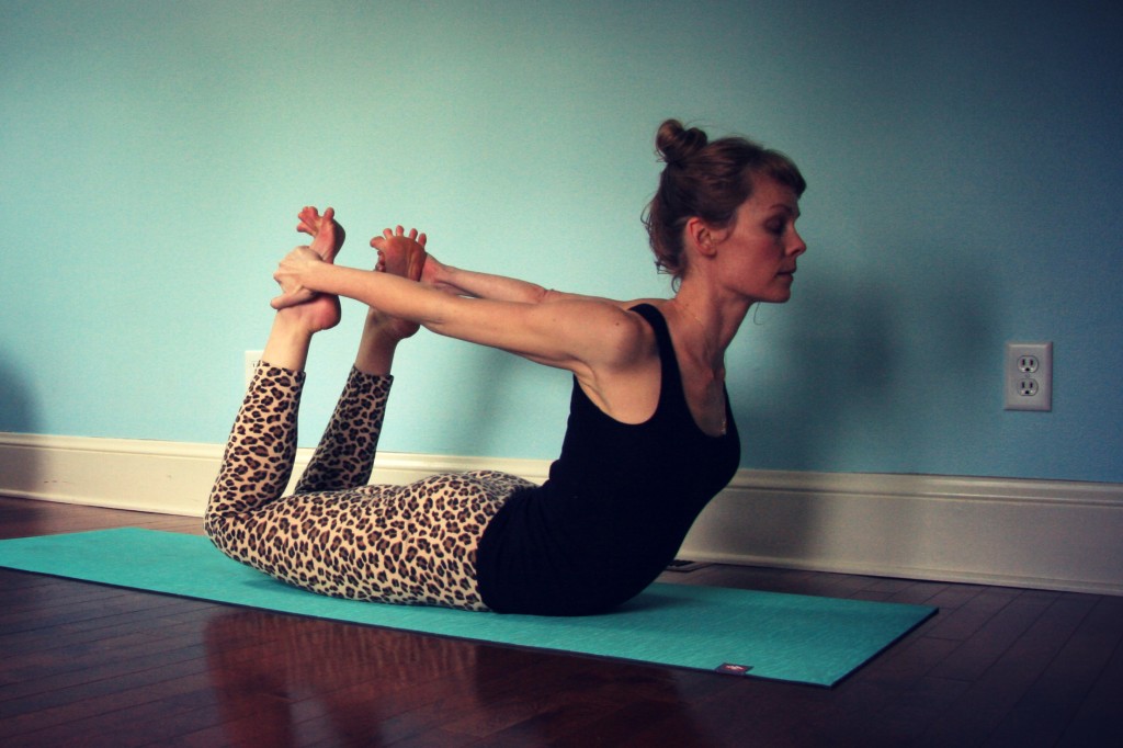 dhanurasana